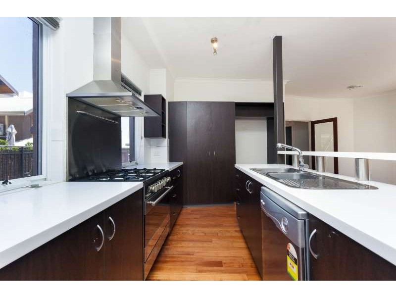 2/69 Quarry Street, Fremantle WA 6160