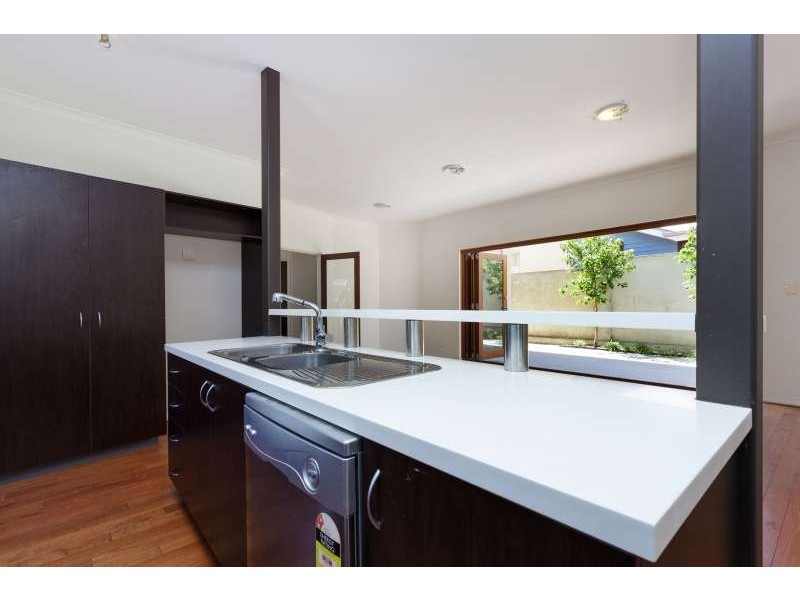 2/69 Quarry Street, Fremantle WA 6160