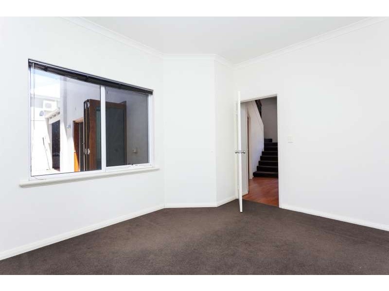 2/69 Quarry Street, Fremantle WA 6160