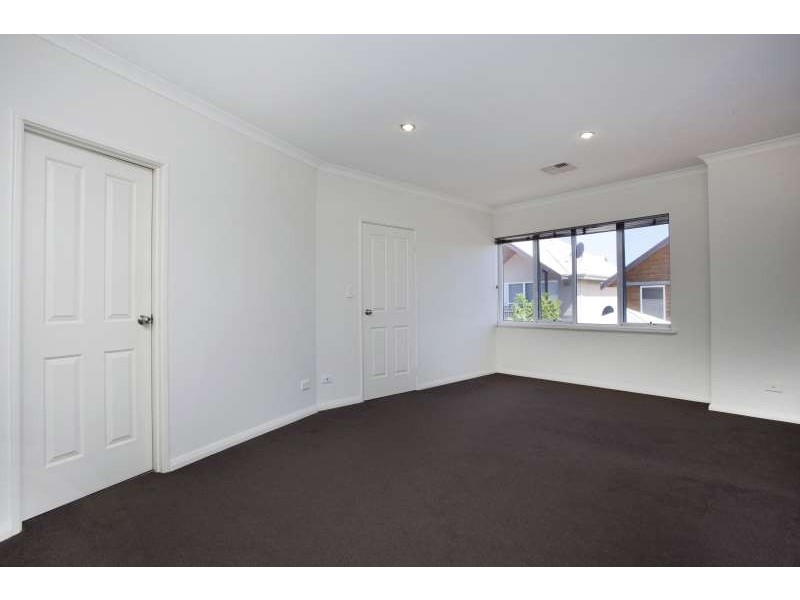 2/69 Quarry Street, Fremantle WA 6160