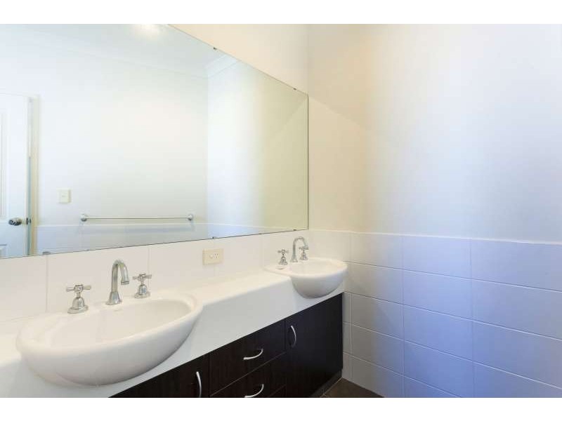 2/69 Quarry Street, Fremantle WA 6160