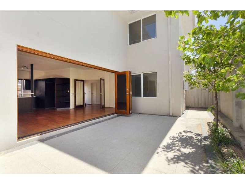 2/69 Quarry Street, Fremantle WA 6160