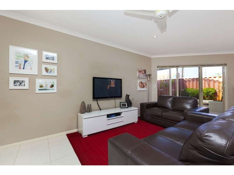 8b Crocker Way, Innaloo WA 6018