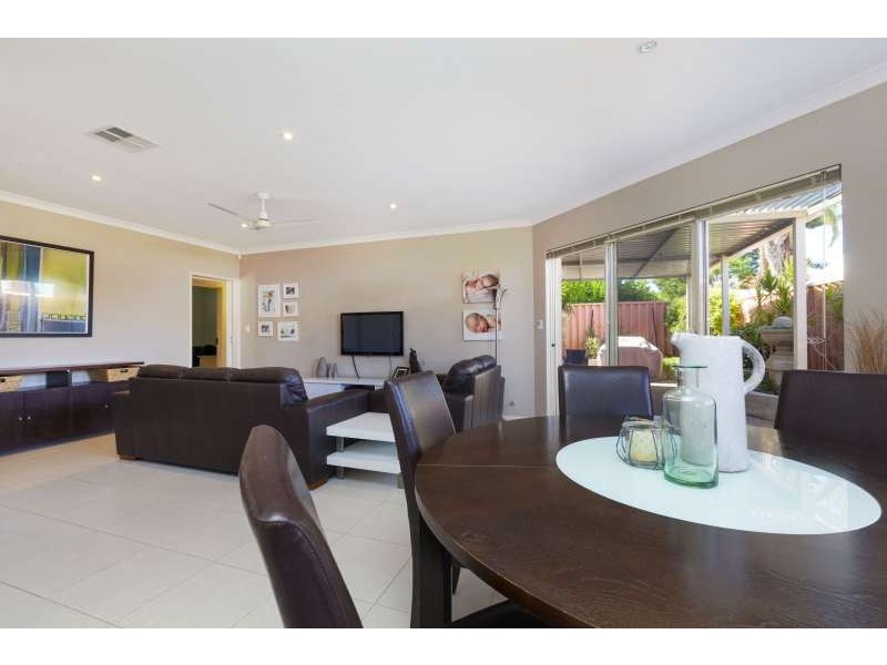 8b Crocker Way, Innaloo WA 6018