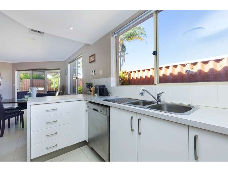 8b Crocker Way, Innaloo WA 6018