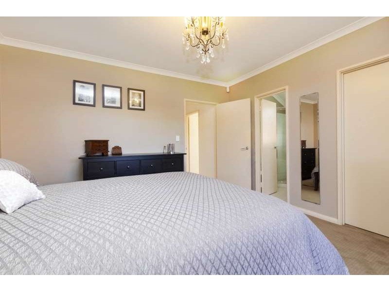 8b Crocker Way, Innaloo WA 6018