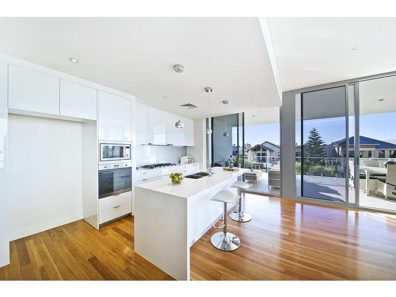 11/30 South Beach Promenade, North Coogee WA 6163