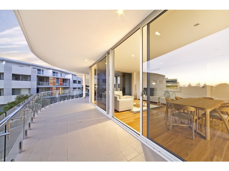 8/30 South Beach Promenade, North Coogee WA 6163