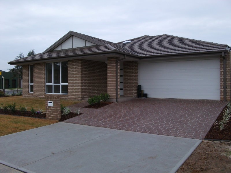 16 Scott Street, Ropes Crossing NSW 2760