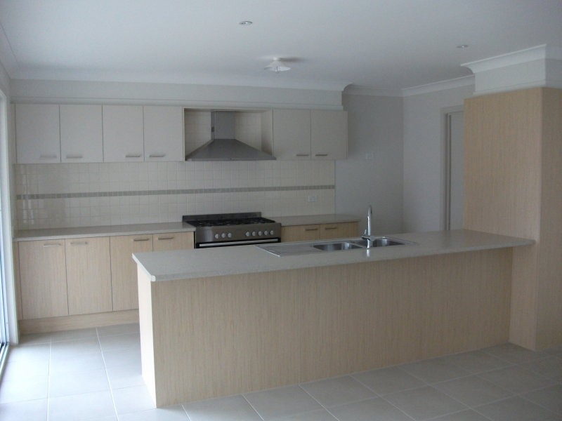 16 Scott Street, Ropes Crossing NSW 2760