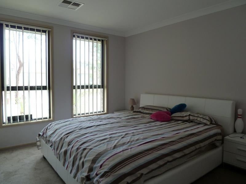 12 Drummond Ave, Ropes Crossing NSW 2760