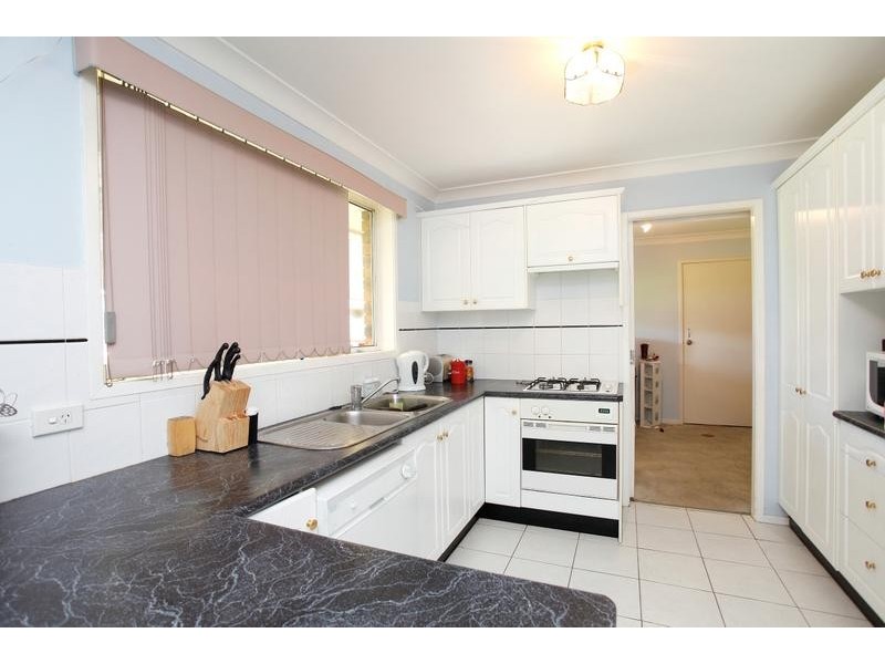 4 Feather St, St Clair NSW 2759