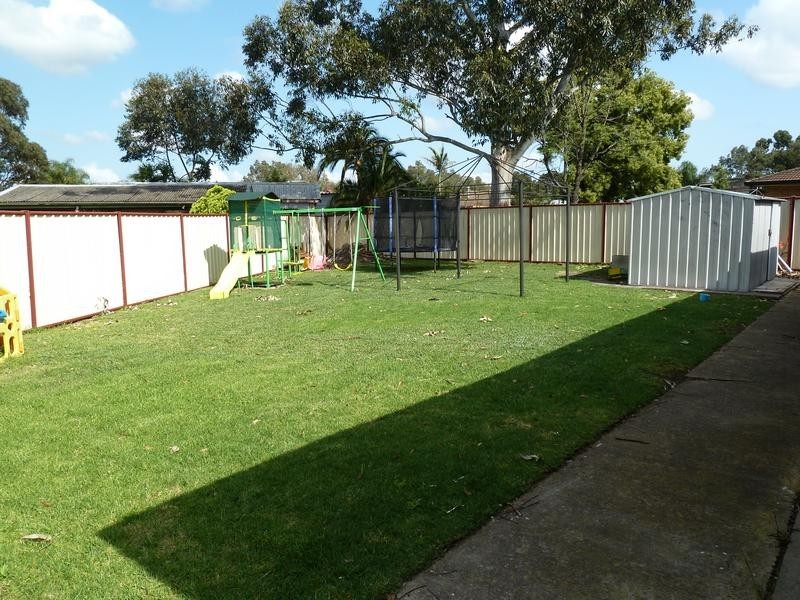 8 Lindwall Pl, Shalvey NSW 2770