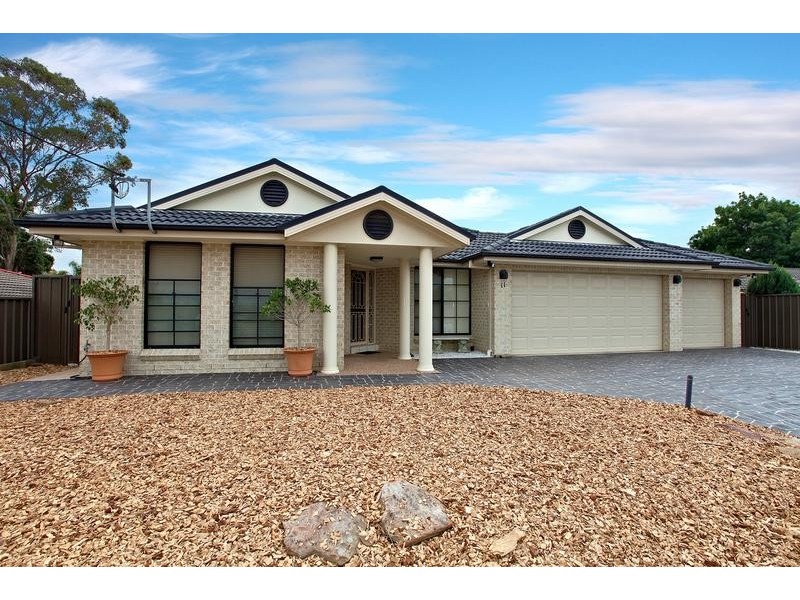 11 Gilbert St, Colyton NSW 2760