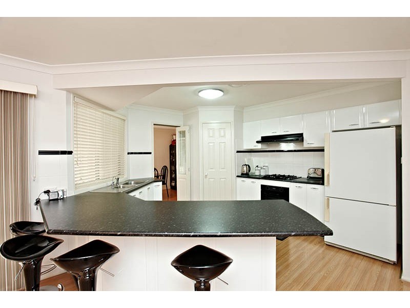 11 Gilbert St, Colyton NSW 2760