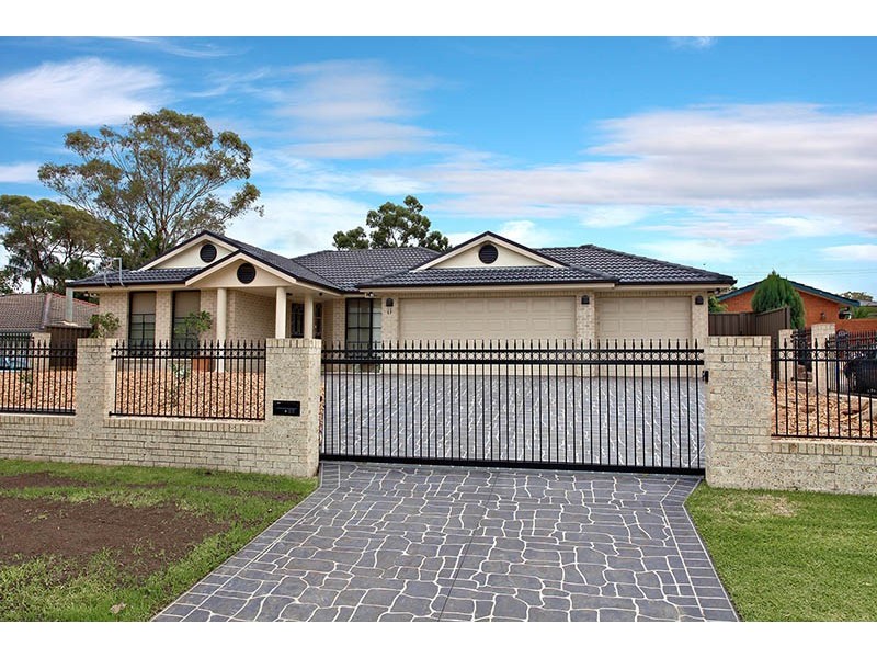 11 Gilbert St, Colyton NSW 2760