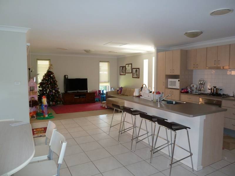 24 Dunlop Ave, Ropes Crossing NSW 2760