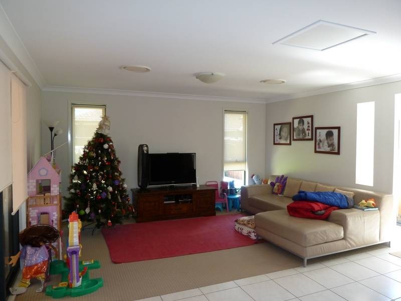 24 Dunlop Ave, Ropes Crossing NSW 2760