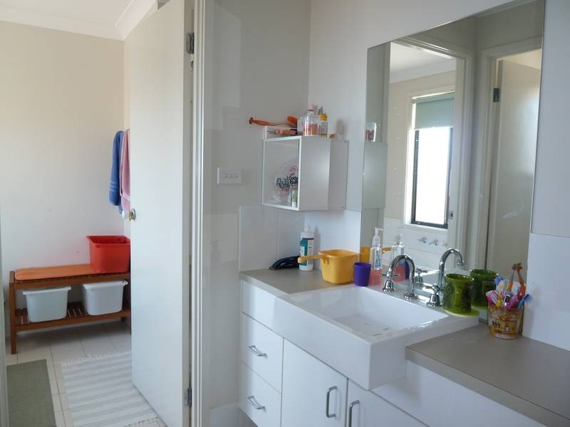 24 Dunlop Ave, Ropes Crossing NSW 2760