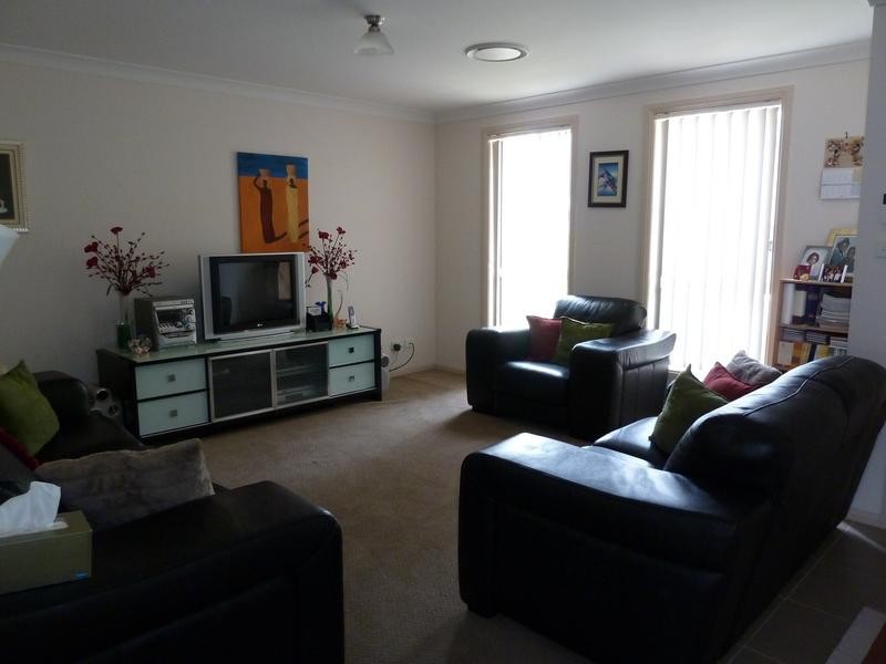 24 Maiden St, Ropes Crossing NSW 2760