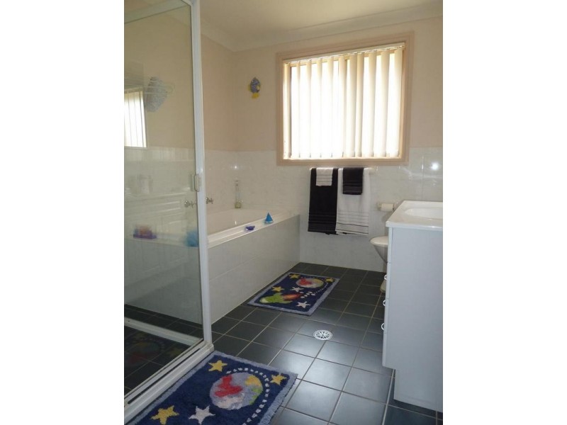 24 Maiden St, Ropes Crossing NSW 2760