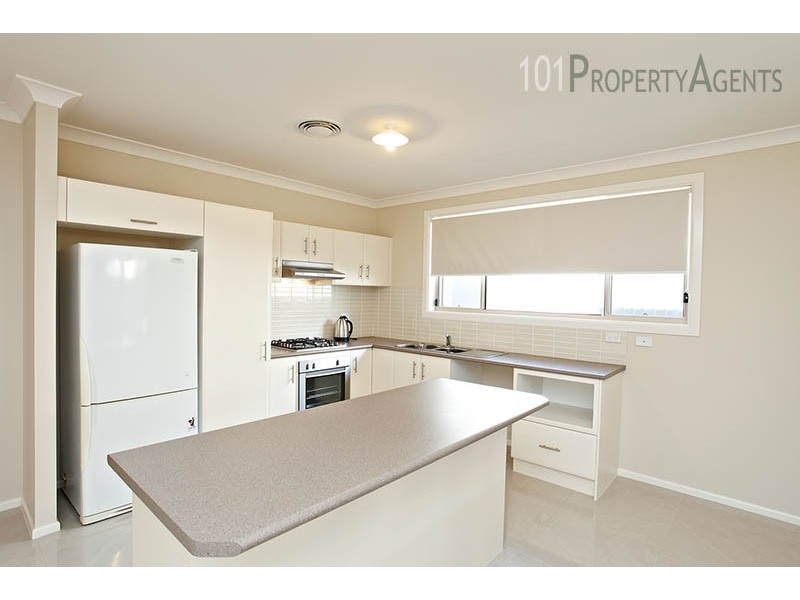 19 Wiseman Cir, Ropes Crossing NSW 2760