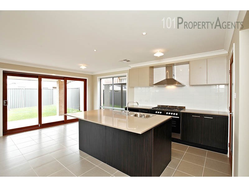 12 Wiseman Cct, Ropes Crossing NSW 2760