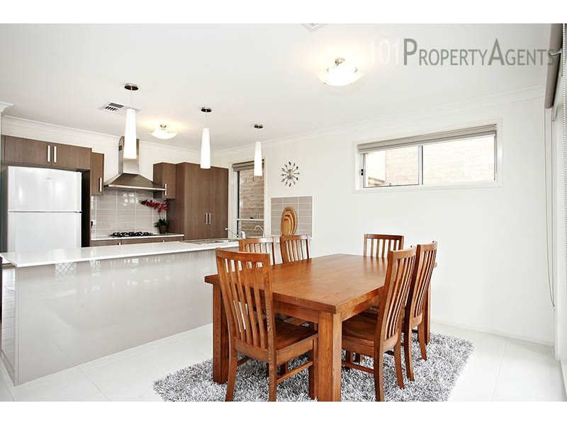 34 Wiseman Cct, Ropes Crossing NSW 2760