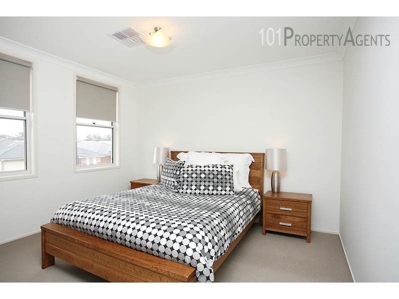 34 Wiseman Cct, Ropes Crossing NSW 2760