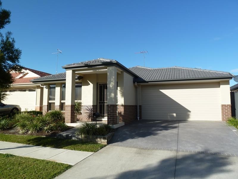 5 Tate St, Ropes Crossing NSW 2760