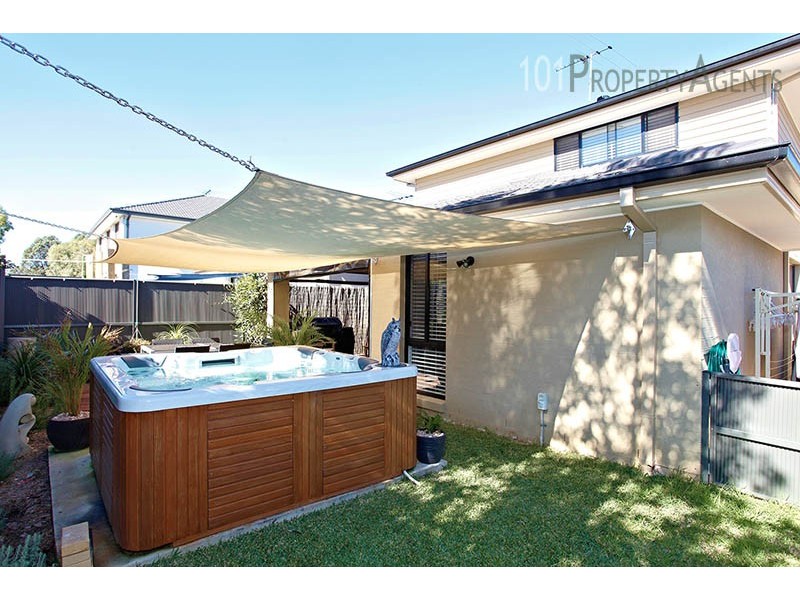 6 Maiden St, Ropes Crossing NSW 2760