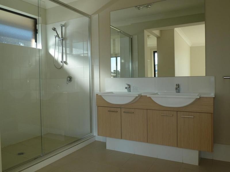 12 Mackay Cct, Ropes Crossing NSW 2760