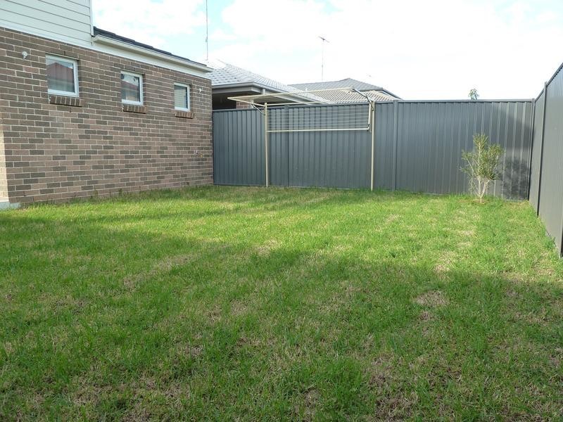 6 Wiseman cct, Ropes Crossing NSW 2760