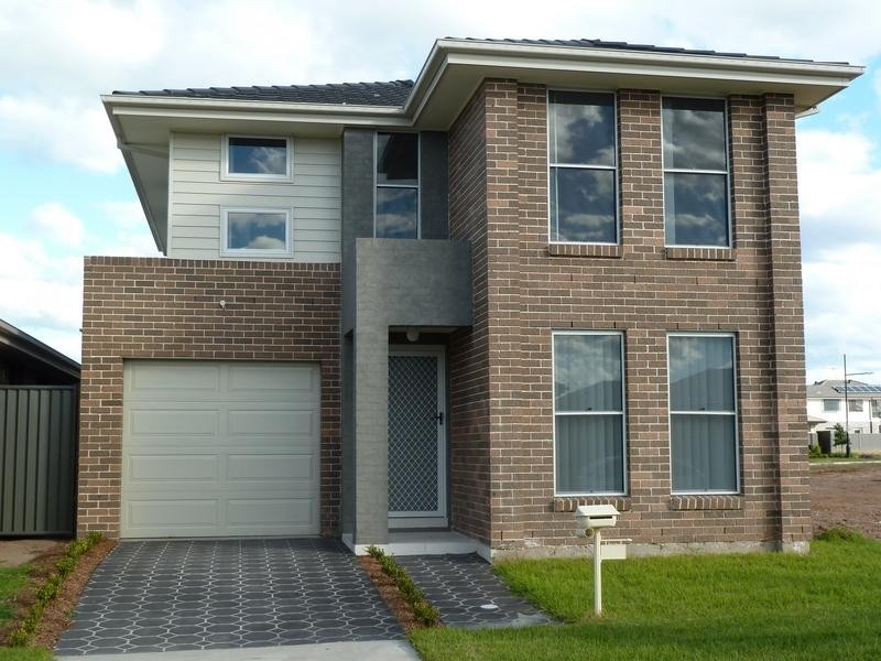 6 Wiseman cct, Ropes Crossing NSW 2760