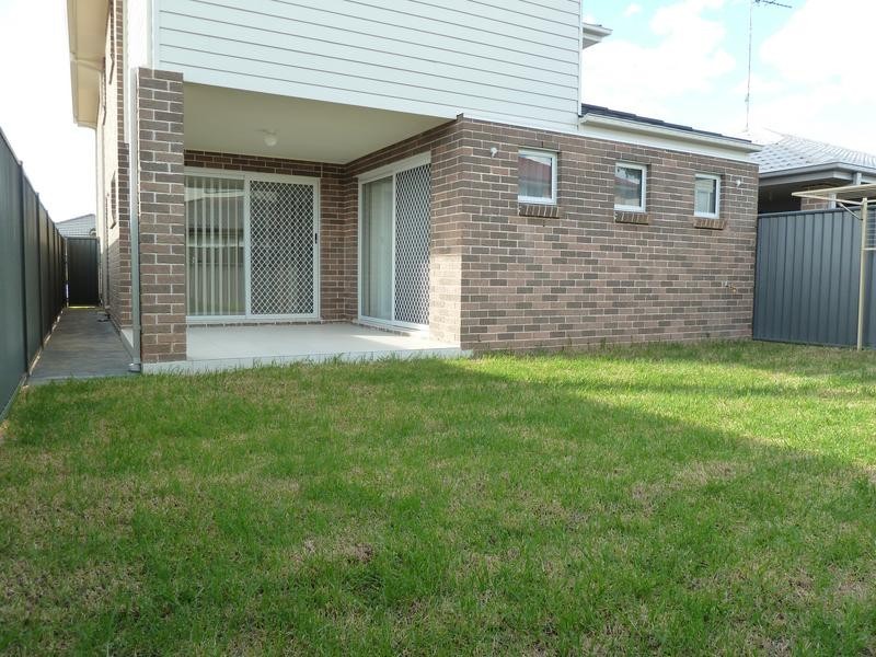 6 Wiseman cct, Ropes Crossing NSW 2760