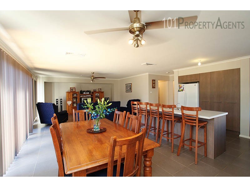 7 Drummond Ave, Ropes Crossing NSW 2760