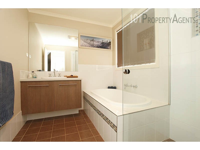 7 Drummond Ave, Ropes Crossing NSW 2760