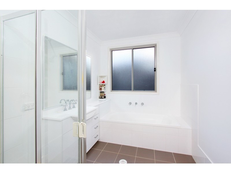 10 Gilroy st, Ropes Crossing NSW 2760