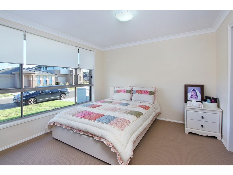 10 Gilroy st, Ropes Crossing NSW 2760