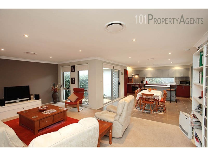 14 Jenkin st, Ropes Crossing NSW 2760