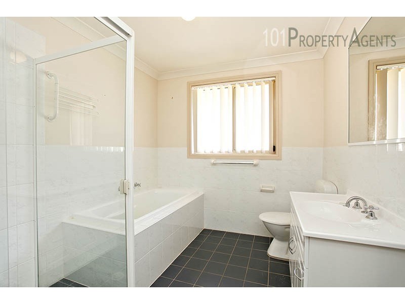 24 Maiden St, Ropes Crossing NSW 2760
