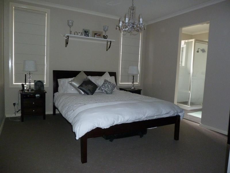 19 Jenkin St, Ropes Crossing NSW 2760