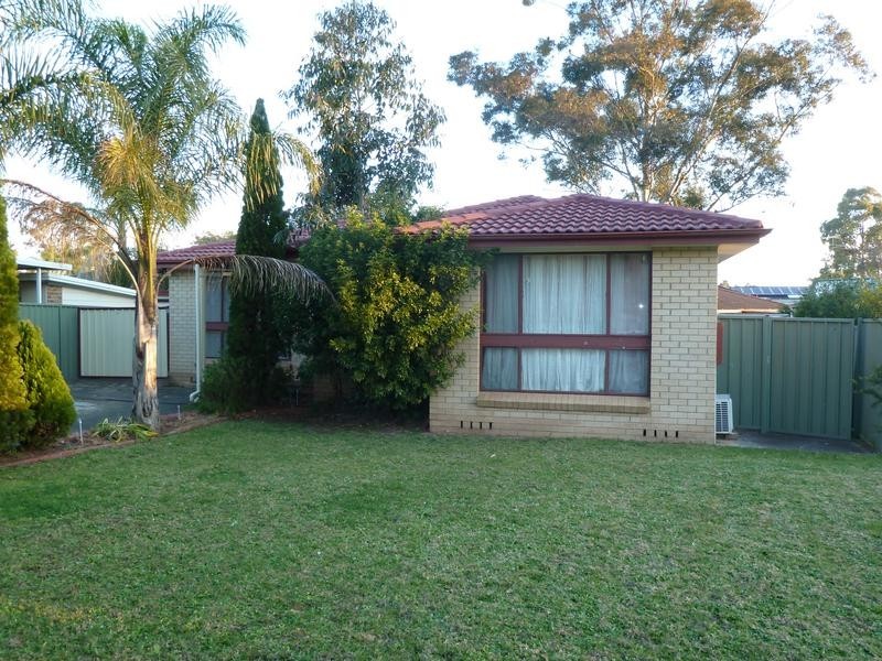 6 Hassett Pl, St Clair NSW 2759