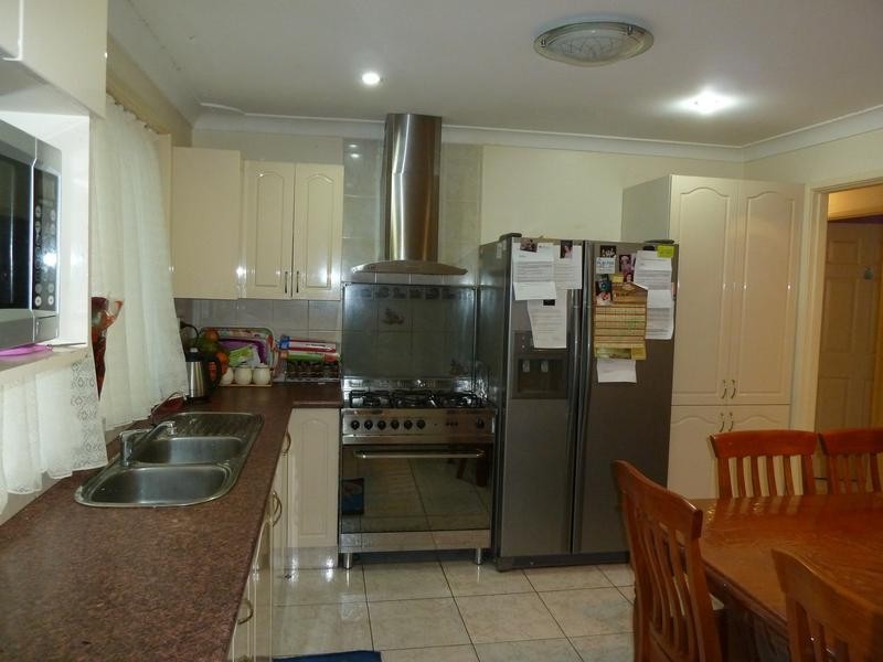 6 Hassett Pl, St Clair NSW 2759