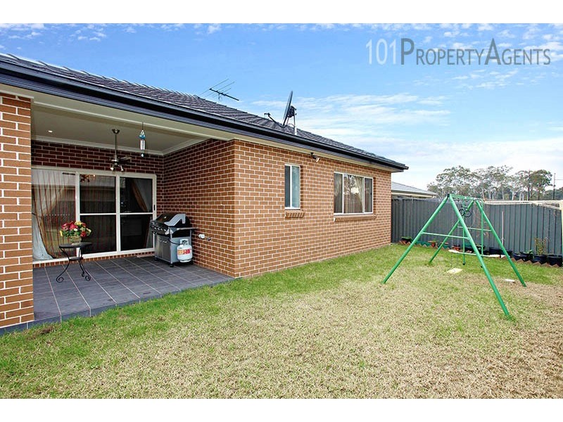 5 Taradale Dr, Ropes Crossing NSW 2760