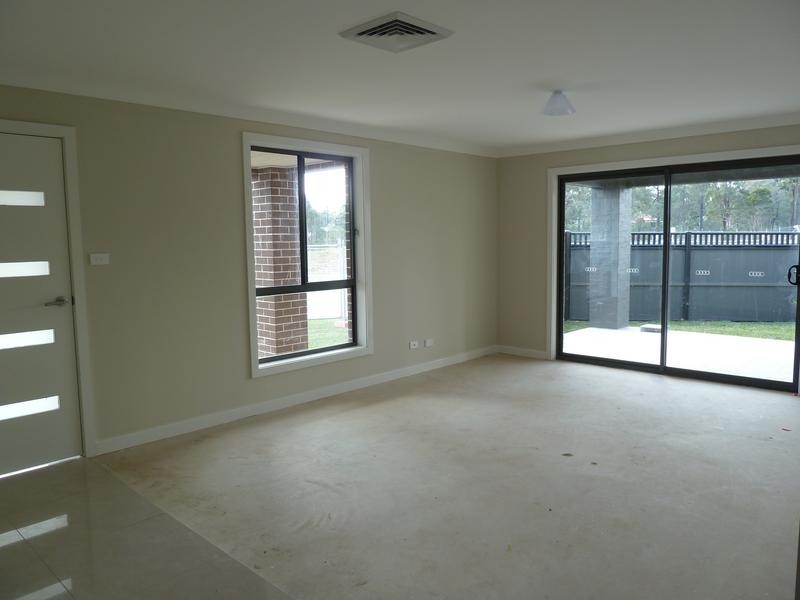 40b Mackay Cir, Ropes Crossing NSW 2760