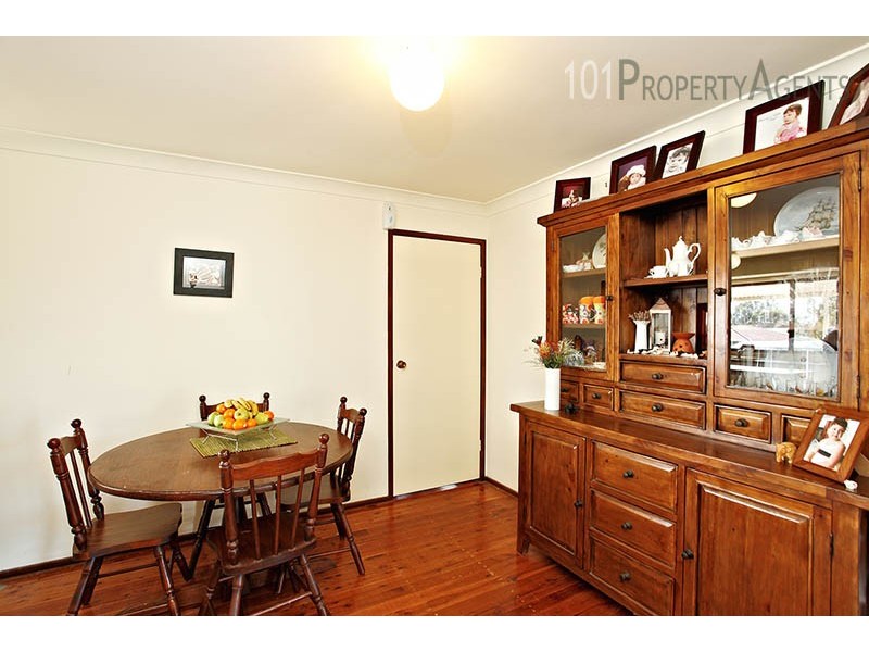 15 Cook Prd, St Clair NSW 2759