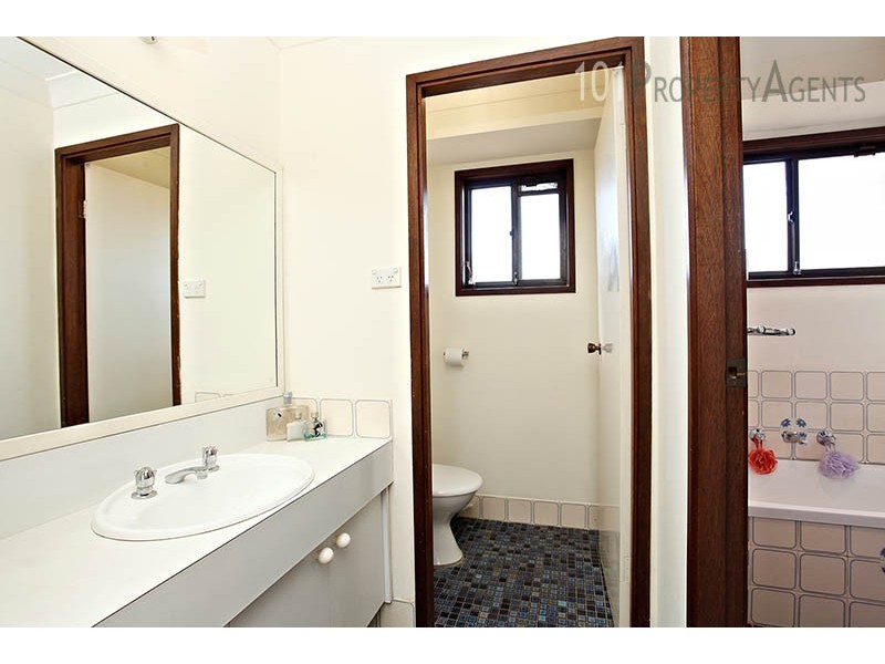 15 Cook Prd, St Clair NSW 2759