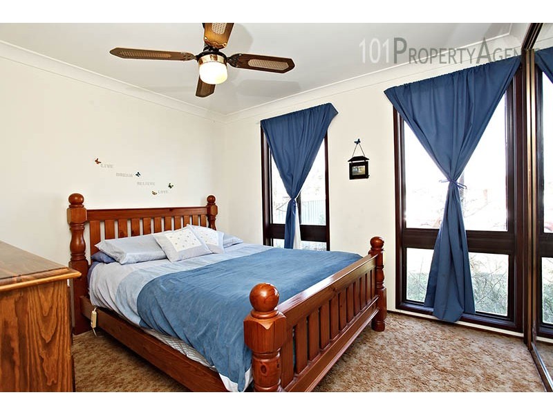 15 Cook Prd, St Clair NSW 2759