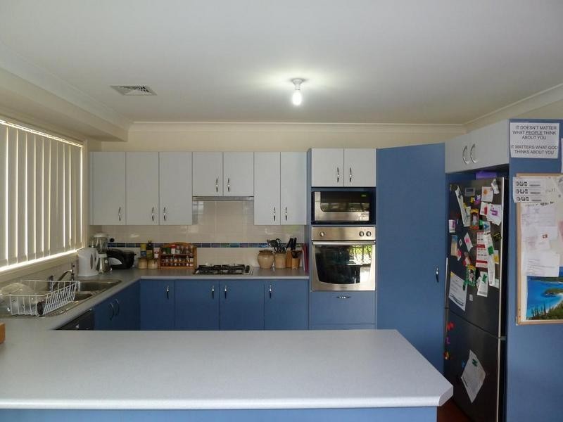 26 Drummond Ave, Ropes Crossing NSW 2760